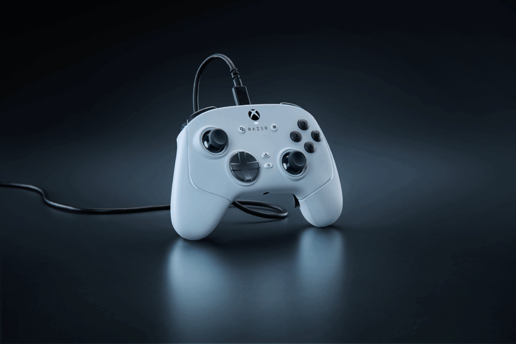 Razer Wolverine V3 Tournament Ed. - White - Image 1